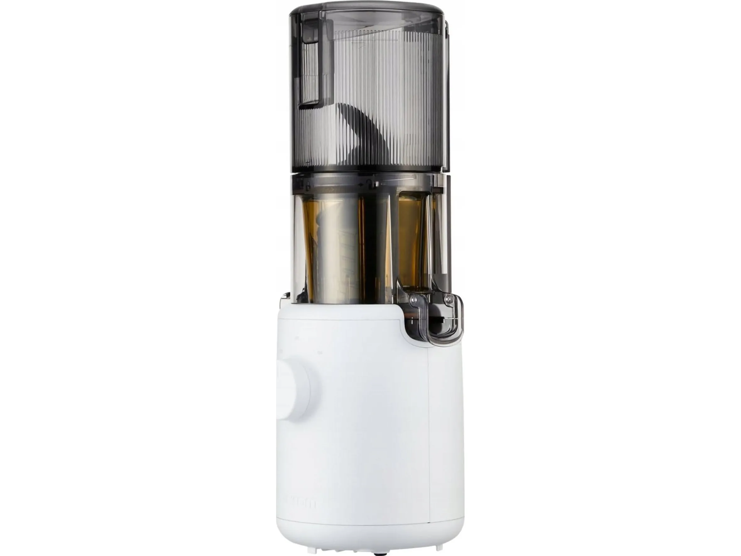 Hurom H310A slow juicer i et elegant, kompakt design med en hvid base og en gennemsigtig øvre sektion. Juiceren har et sneglebaseret system, der er synligt gennem det mørktonede kammer, hvilket sikrer effektiv juiceudvinding. Det minimalistiske look og den lille størrelse gør den ideel til moderne køkkener.