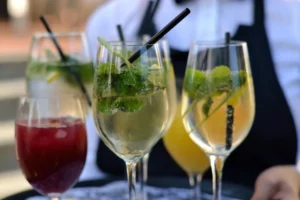 Velkomstdrink med asti imponer dine gæster med tips til servering og opskrifter